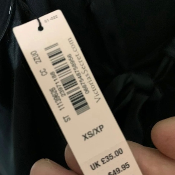 Lingerie- by Victoria secrets - Picture 4 of 5